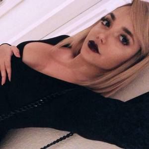 Meet your Posher, Flavia